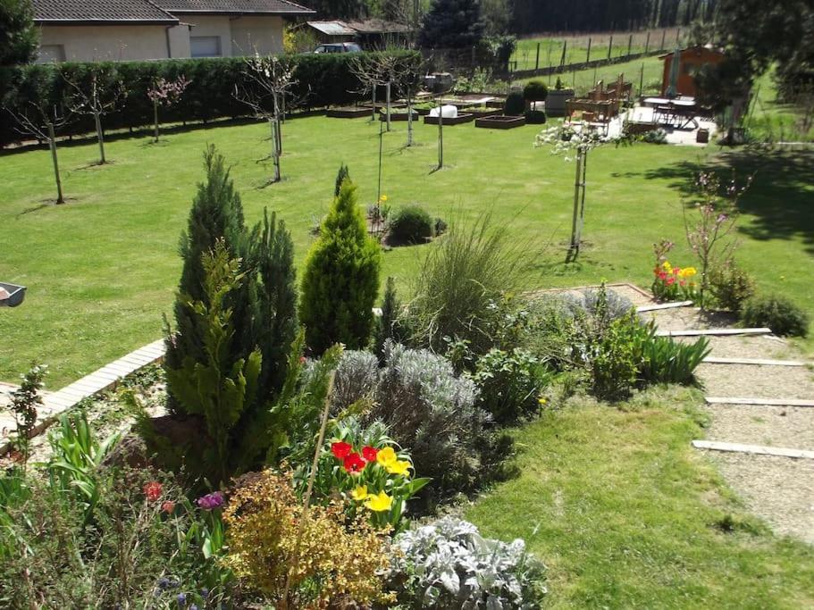 Hébergement de vacances Les Noisetiers Maison Familiale Avec Piscine *