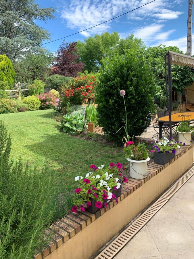 Holiday home Les Noisetiers Maison Familiale Avec Piscine