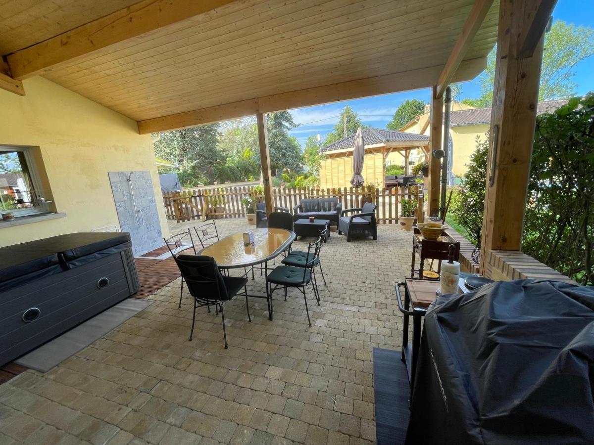 Les Noisetiers Maison Familiale Avec Piscine * Joze